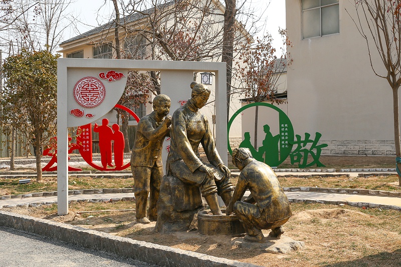 雕塑設(shè)計公司：玻璃鋼雕塑為什么受歡迎-千帆標(biāo)識，行業(yè)經(jīng)驗18年，為400+企業(yè)或市政單位提供標(biāo)識系統(tǒng)解決方案。